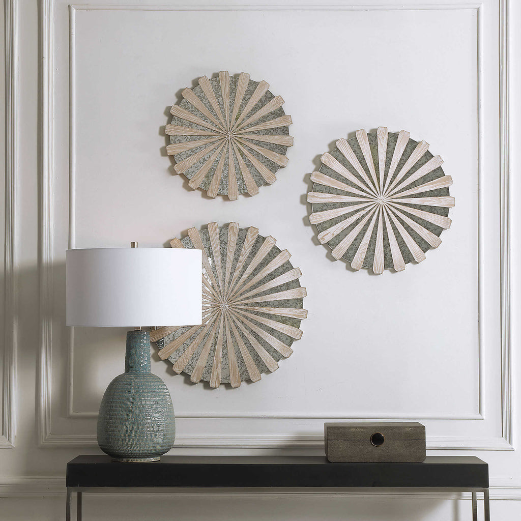 Daisies Mirrored Circular Wall Decor, Set of 3 - Bombay Mercantile
