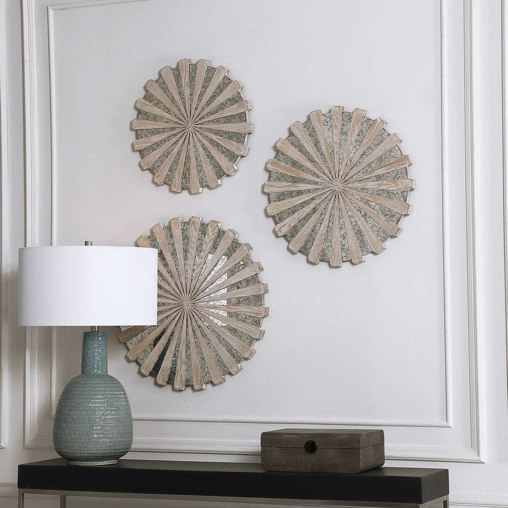 Daisies Mirrored Circular Wall Decor, Set of 3 - Bombay Mercantile