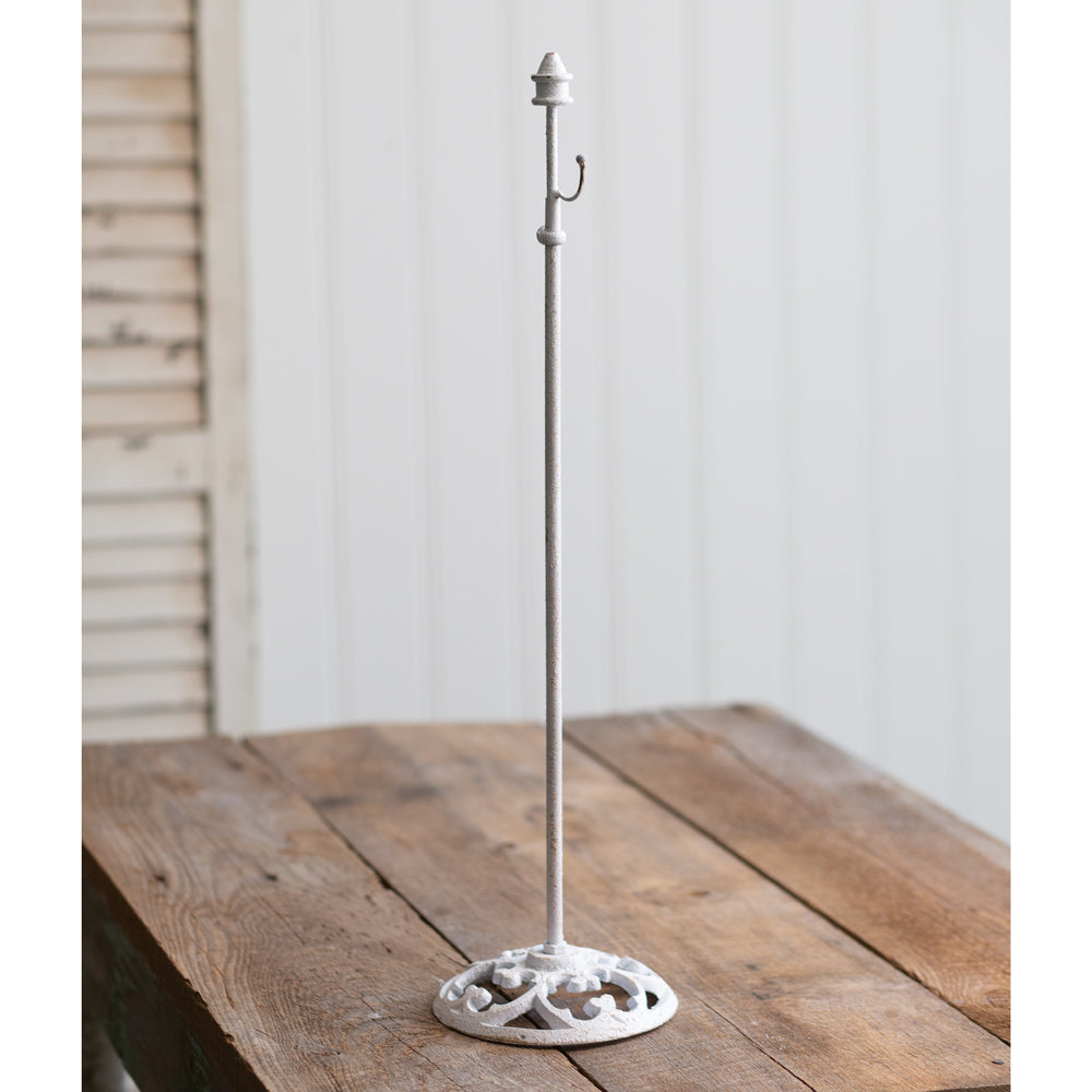 Extendable Farmhouse Wreath Holder - Bombay Mercantile