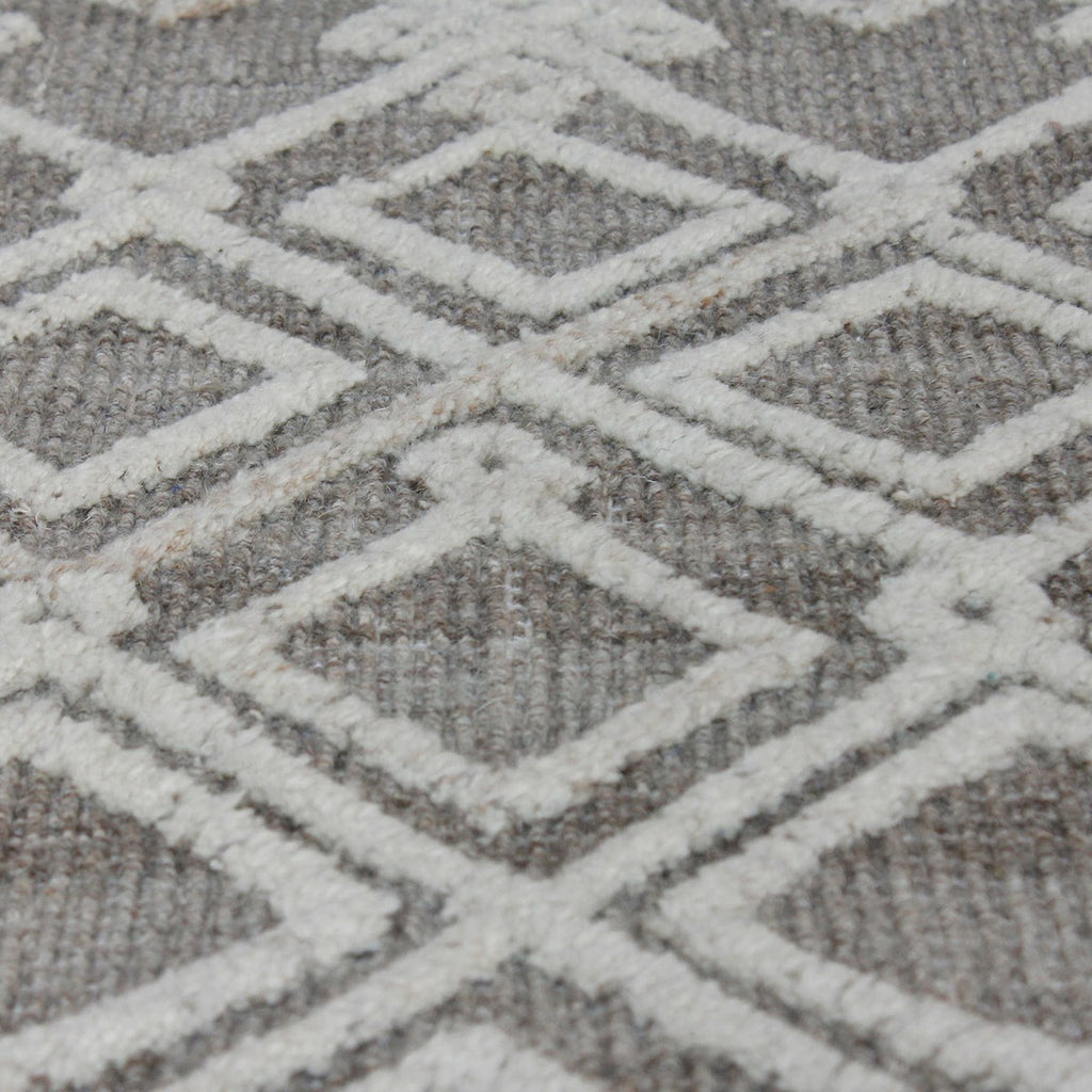 Sieano Gray-Ivory 5 X 8 Rug - Bombay Mercantile