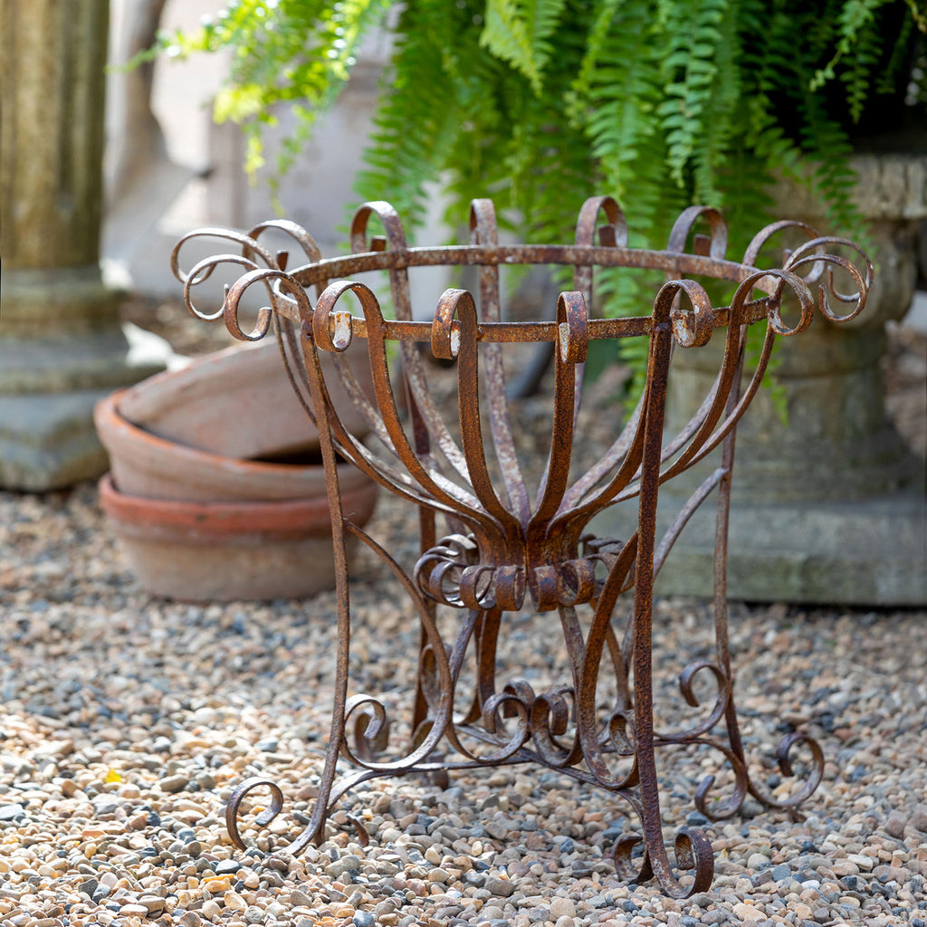 Iron Urne de Jardin - Bombay Mercantile