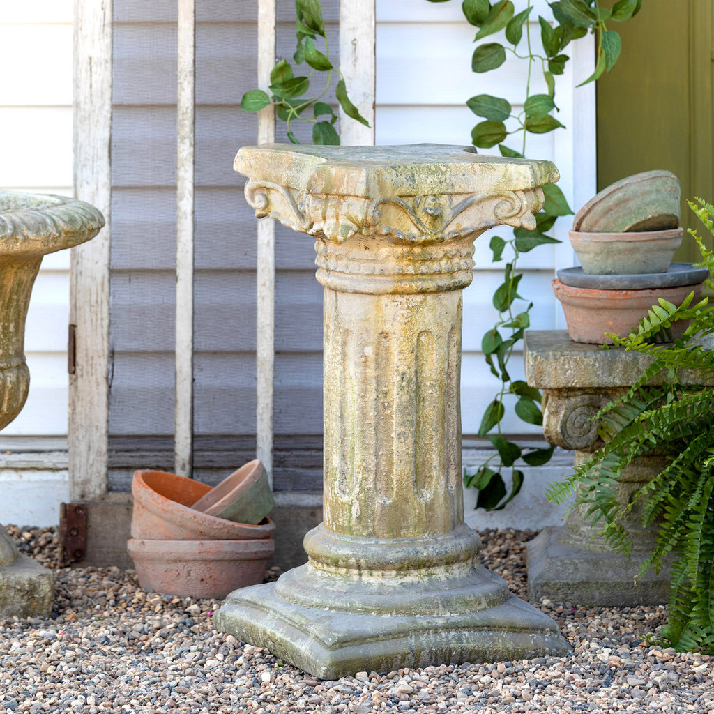 Courtyard Garden Classic Pedestal, 24" - Bombay Mercantile