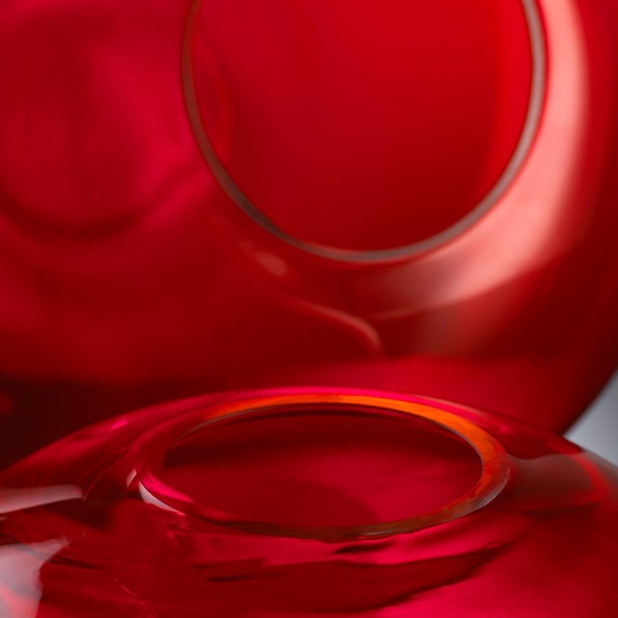 Red circular vase - The Nifty Decor
