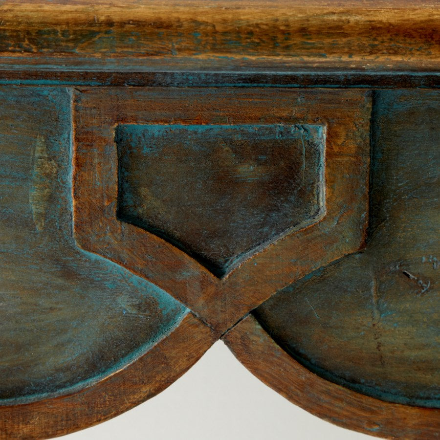 Antiquarian blue console table - The Nifty Decor