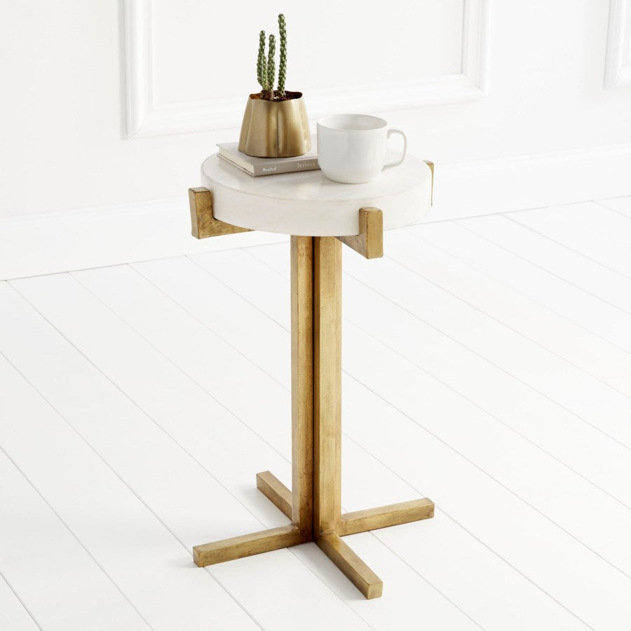 Hooked top side table - The Nifty Decor