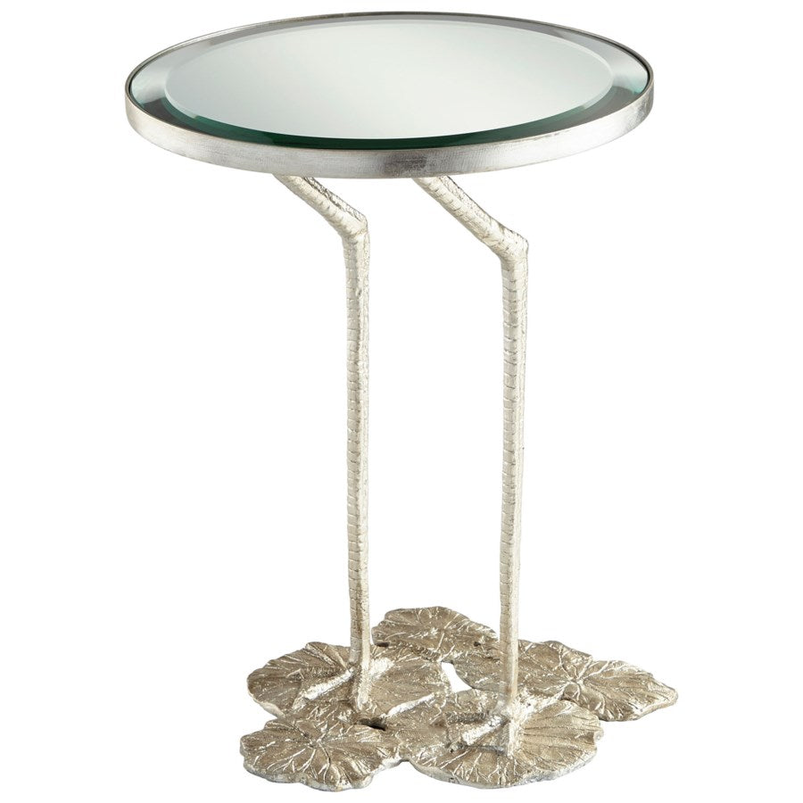 Round table with webbed feets - The Nifty Decor