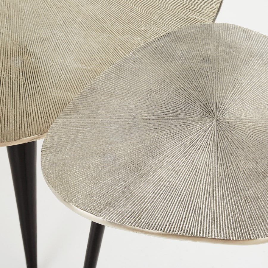Aluminium textured side table - The Nifty Decor