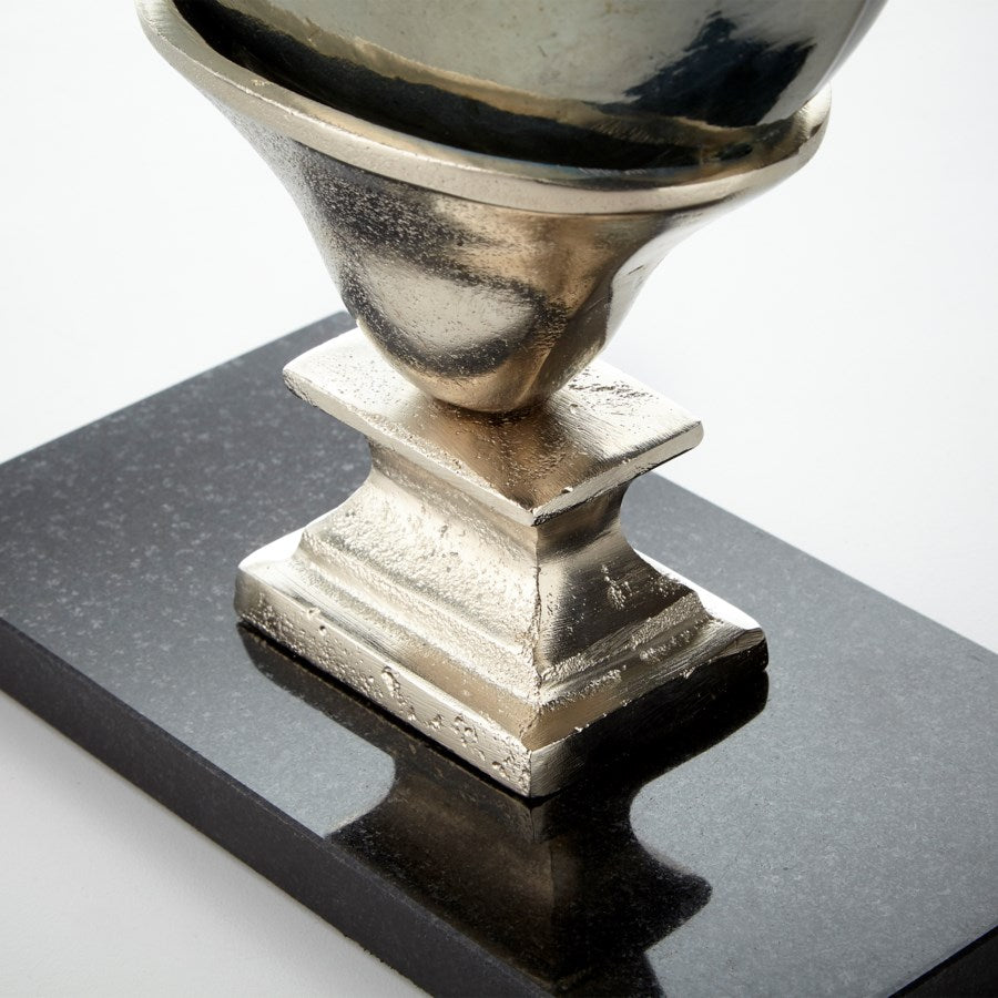 Trophy Shape Vase - The Nifty Decor