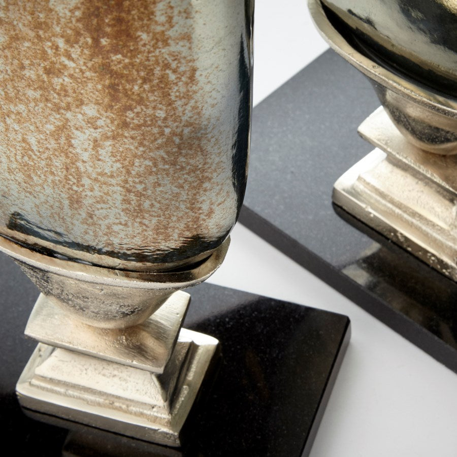 Trophy Shape Vase - The Nifty Decor