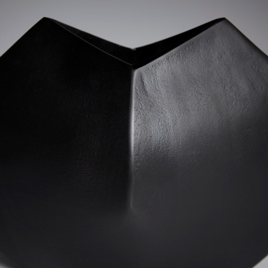 Boat shape aluminium Vase - The Nifty Decor
