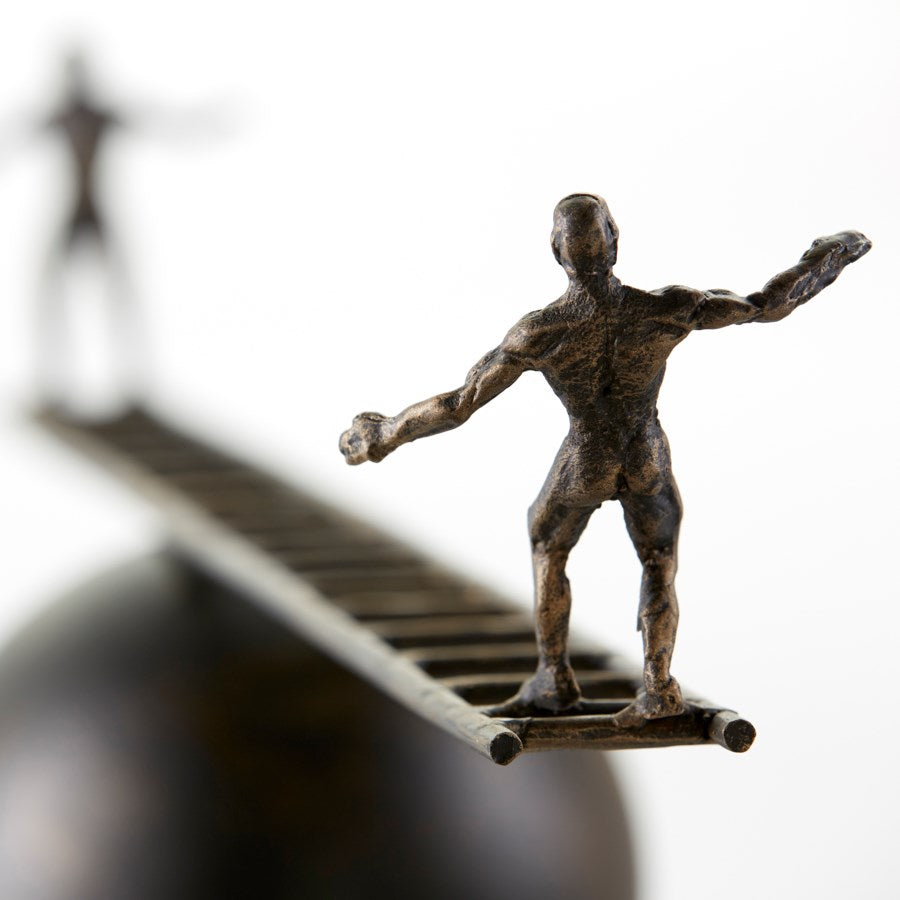 Balancing life sculpture - The Nifty Decor