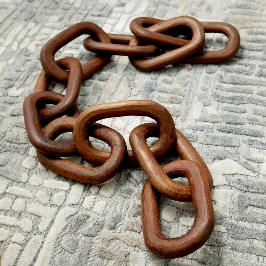 Links of chain sculpture - The Nifty Decor