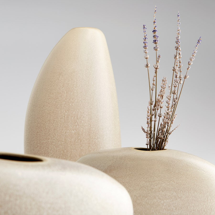 Pebble shape, ceramic vase - The Nifty Decor