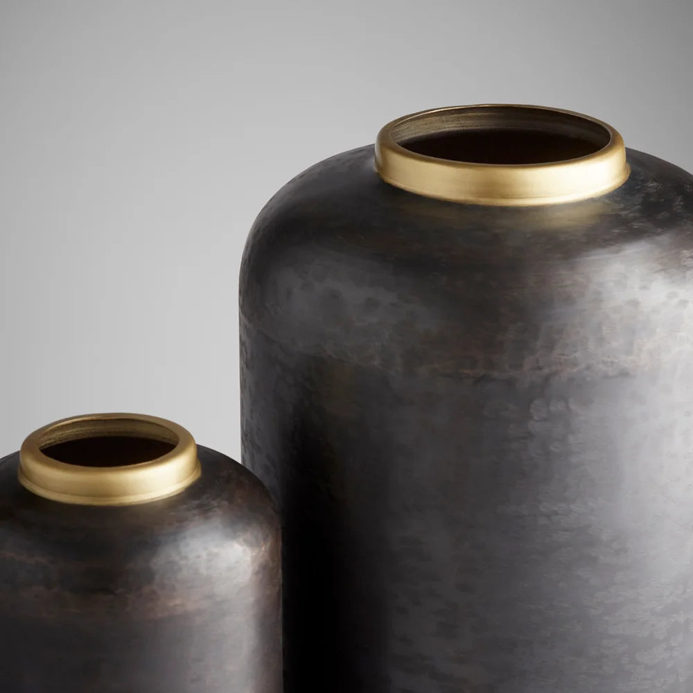 Black Akita Vase - Bombay Mercantile