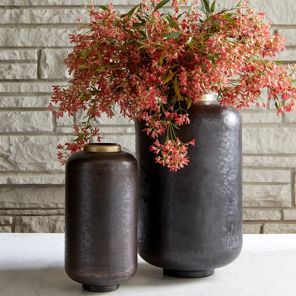 Black Akita Vase - Bombay Mercantile