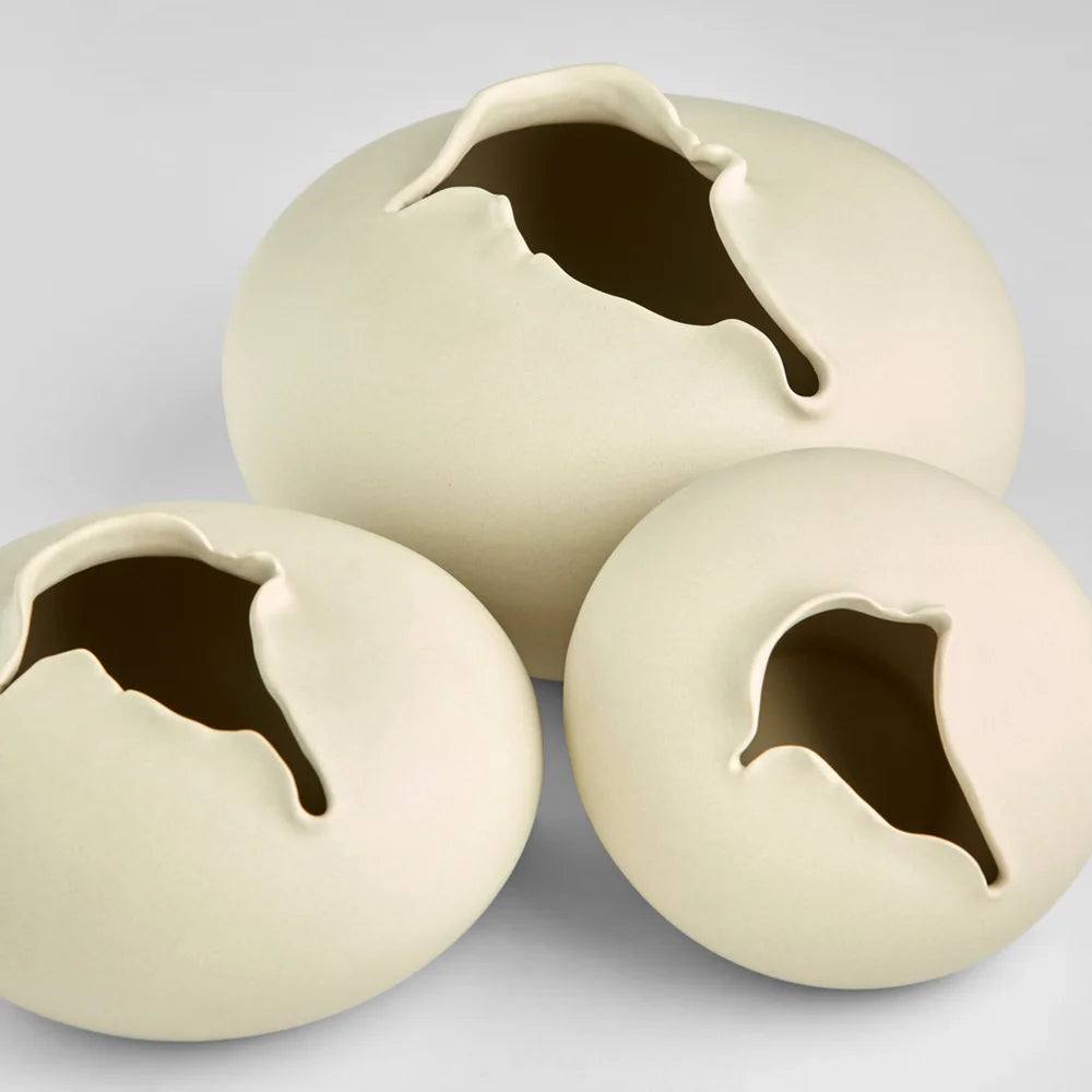 White Tambora Vase - Bombay Mercantile