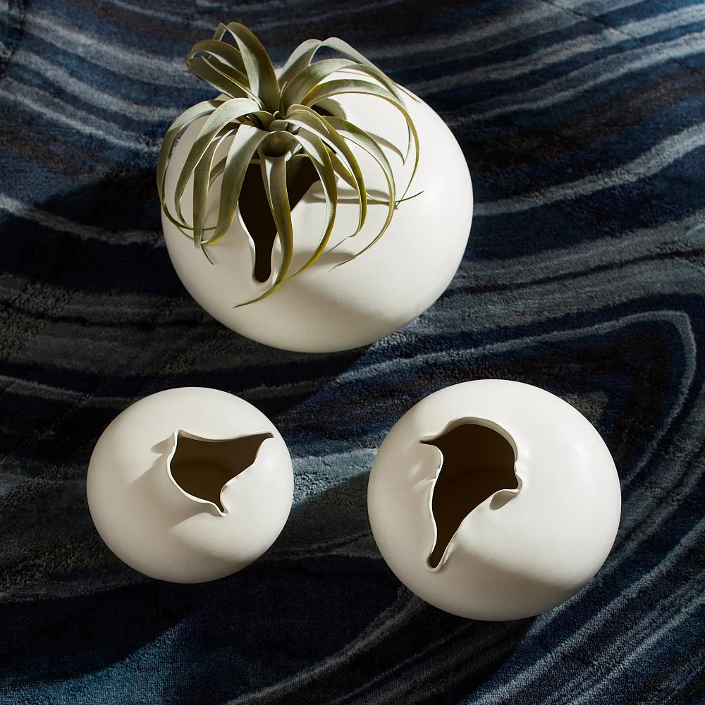 White Tambora Vase - Bombay Mercantile