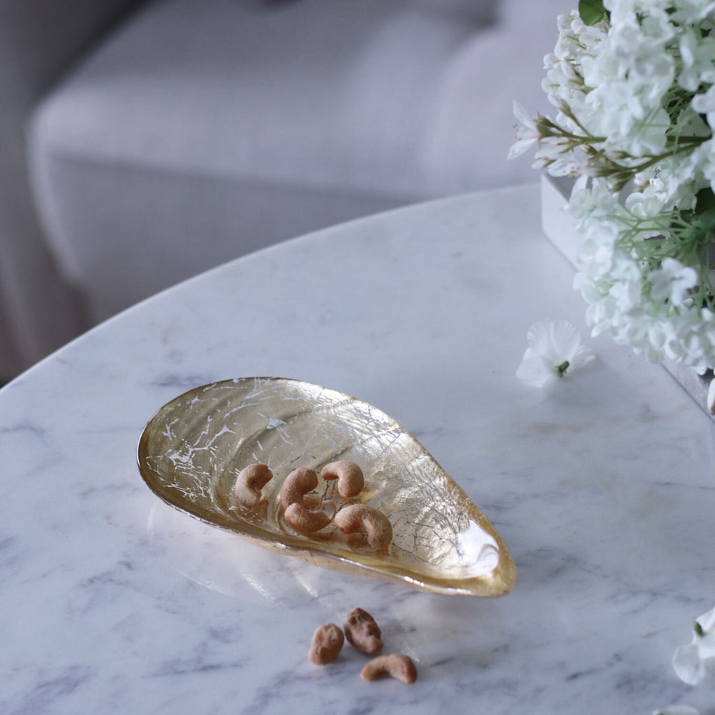 Small Leafing Foil Pina Shell Platter Set of 2 (Gold) - The Nifty Decor
