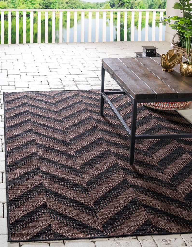 Outdoor Chevron Rug - The Nifty Decor