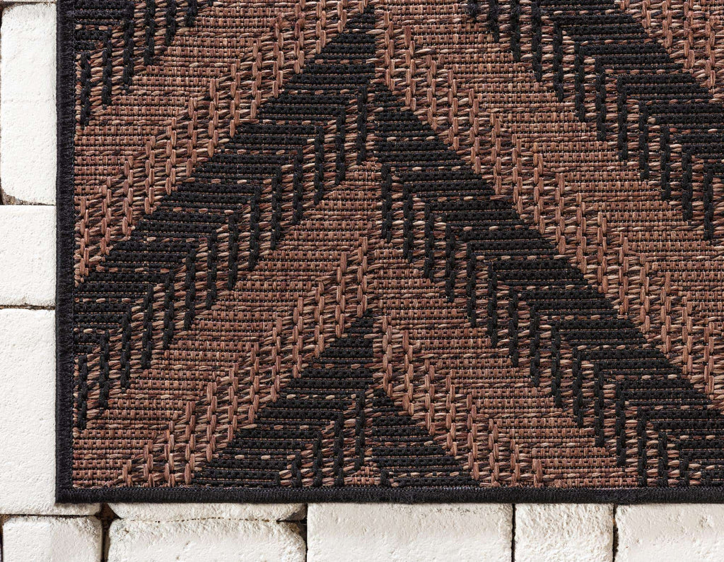 Outdoor Chevron Rug - The Nifty Decor