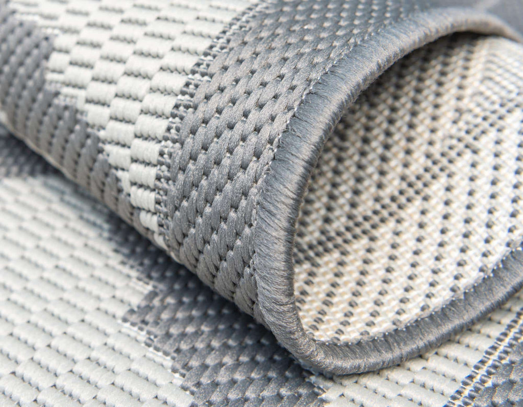 Outdoor Moroccan Rug - The Nifty Decor
