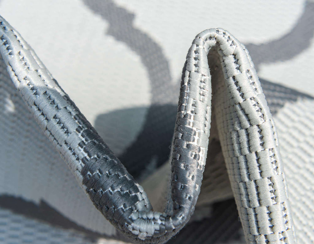 Outdoor Moroccan Rug - The Nifty Decor