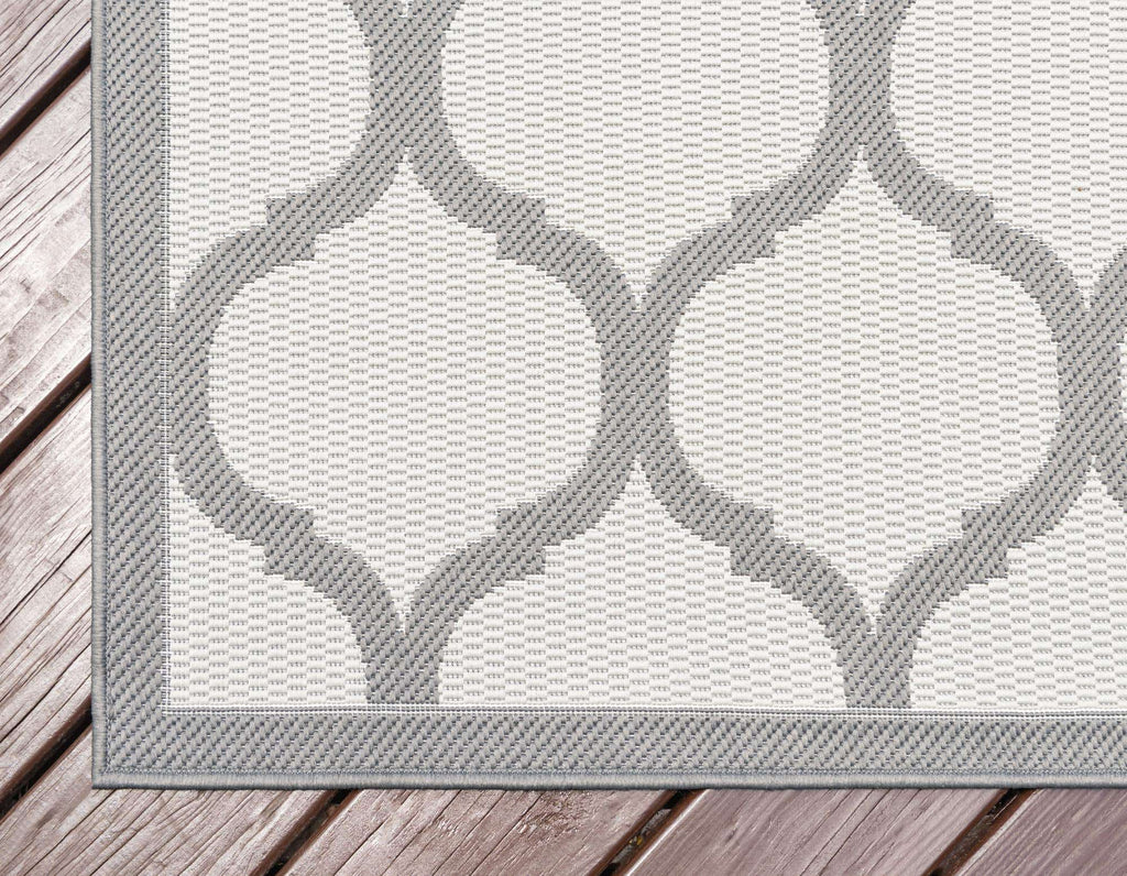 Outdoor Moroccan Rug - The Nifty Decor