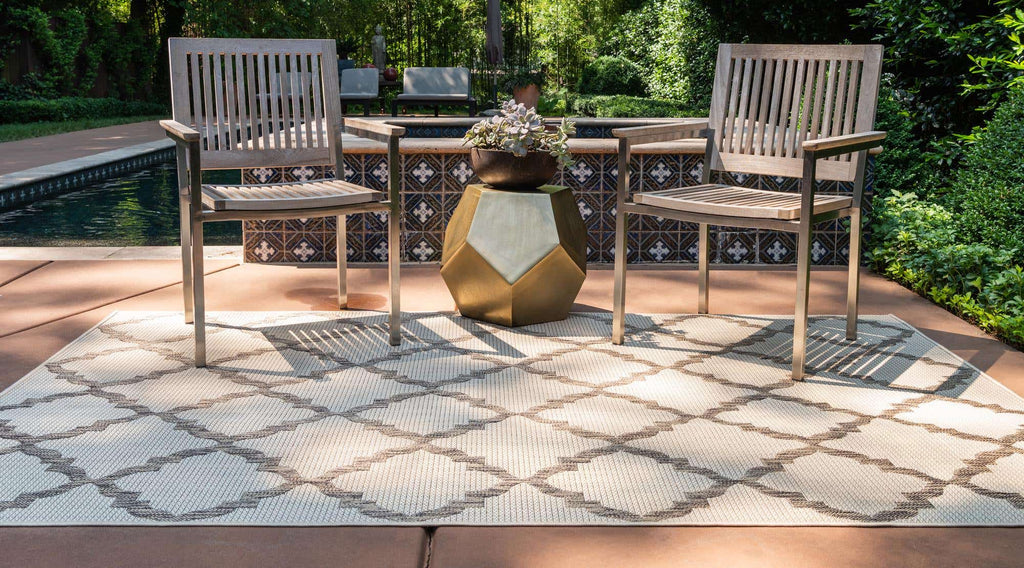 Outdoor Raised Trellis Rug - The Nifty Decor