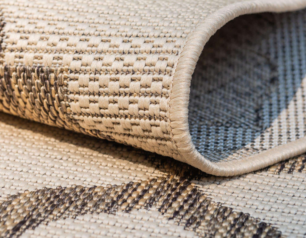 Outdoor Raised Trellis Rug - The Nifty Decor