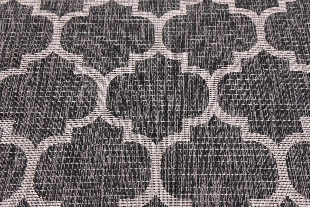 Outdoor Trellis Rug - The Nifty Decor