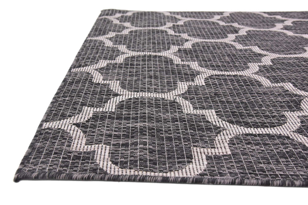 Outdoor Trellis Rug - The Nifty Decor