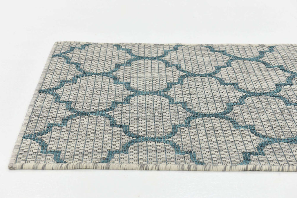 Outdoor Trellis Rug - The Nifty Decor