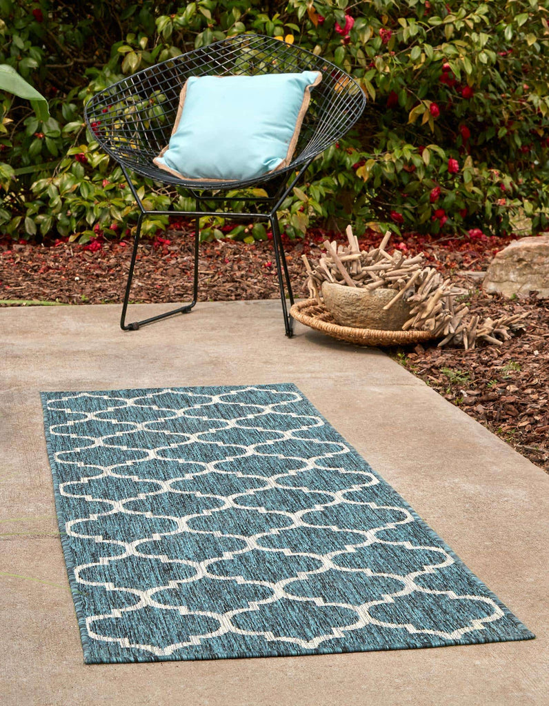 Outdoor Trellis Rug - The Nifty Decor