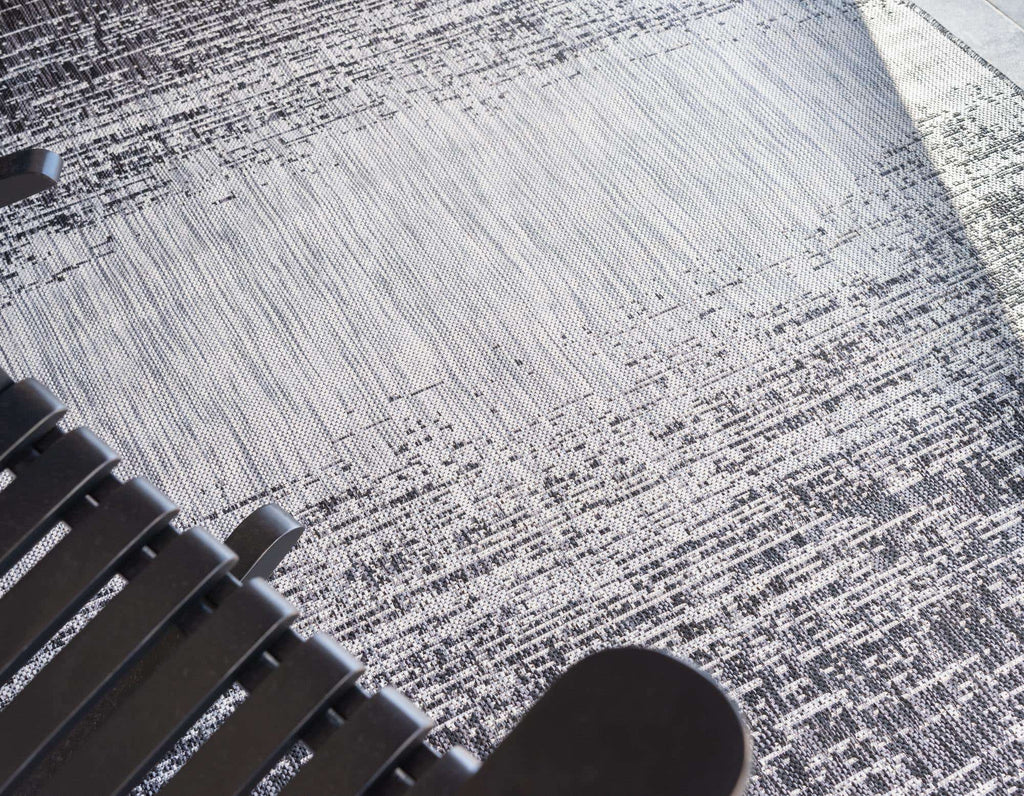 Outdoor Ombre Rug - The Nifty Decor