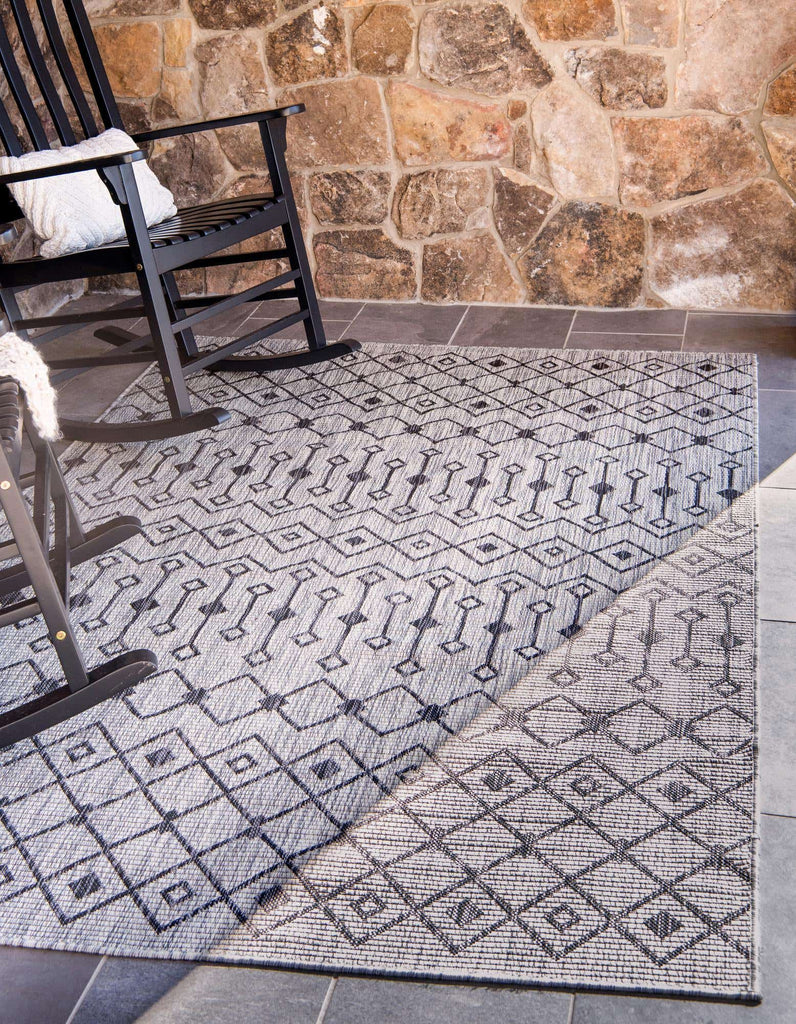 Outdoor Tribal Trellis Rug - The Nifty Decor