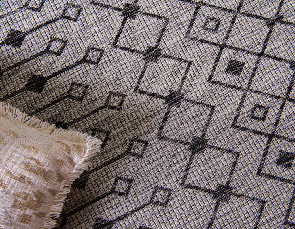 Outdoor Tribal Trellis Rug - Bombay Mercantile