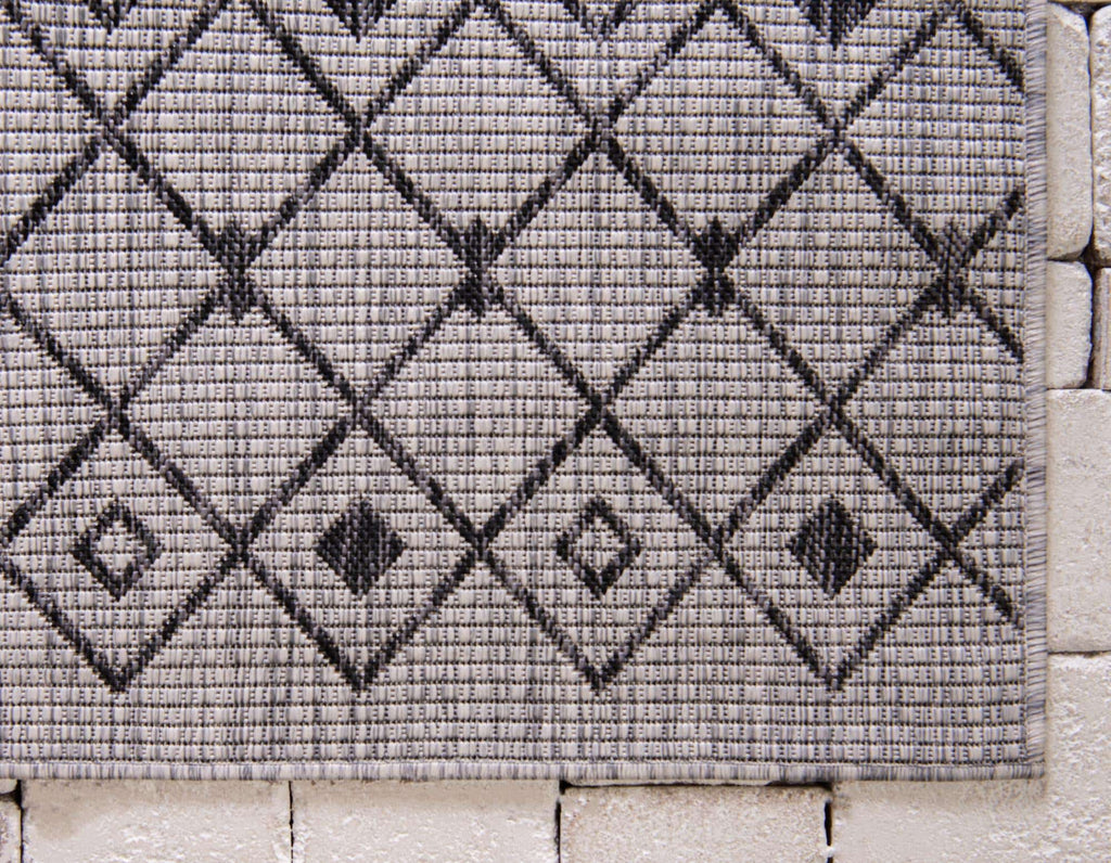 Outdoor Tribal Trellis Rug - Bombay Mercantile