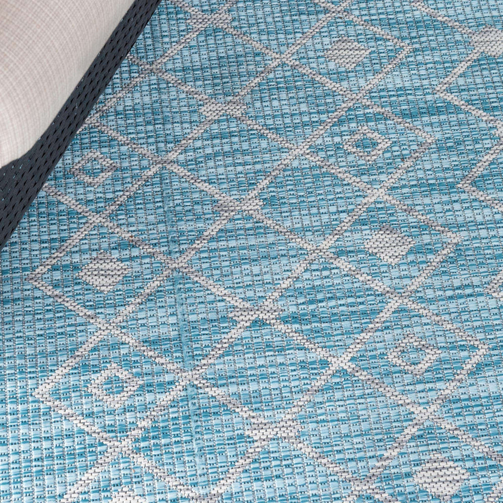 Outdoor Tribal Trellis Rug - The Nifty Decor
