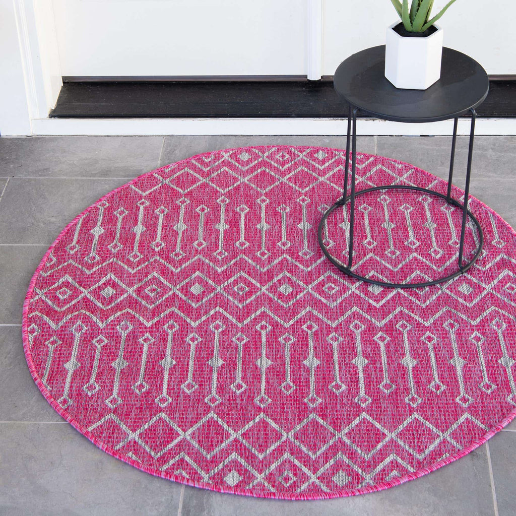 Outdoor Tribal Trellis Rug - The Nifty Decor