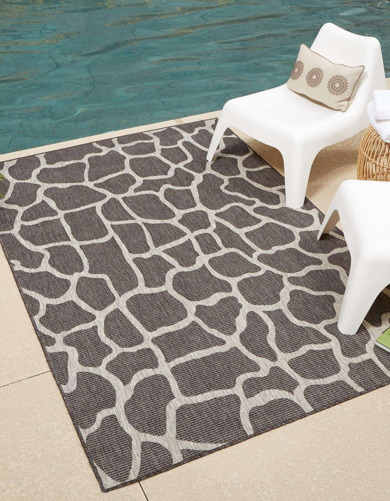 Outdoor Giraffe Rug - The Nifty Decor