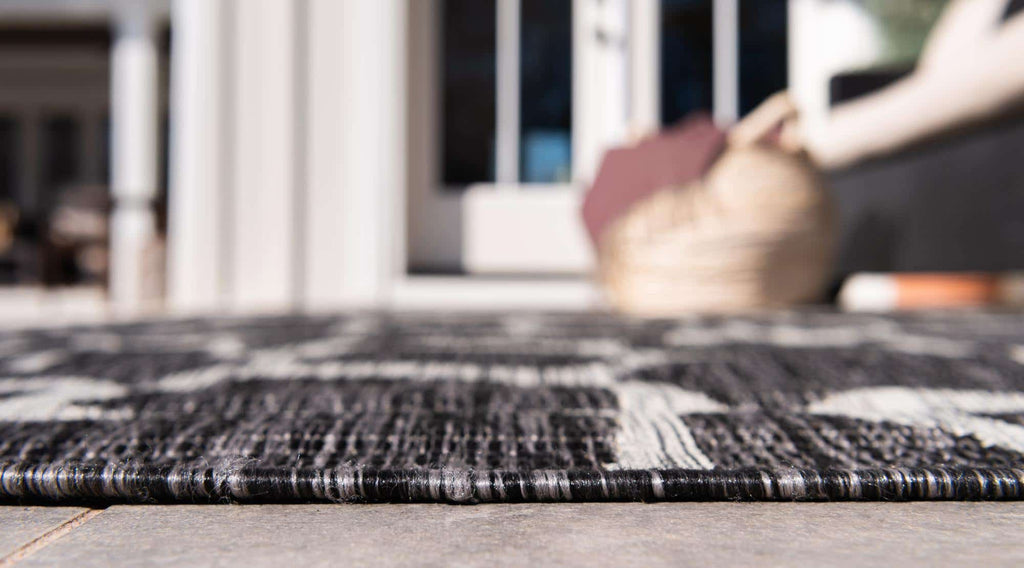 Outdoor Giraffe Rug - The Nifty Decor