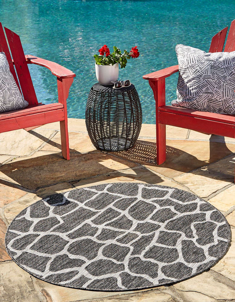 Outdoor Giraffe Rug - The Nifty Decor