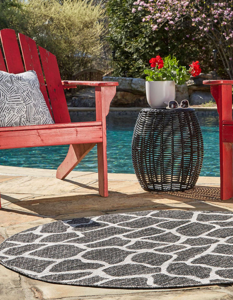 Outdoor Giraffe Rug - The Nifty Decor