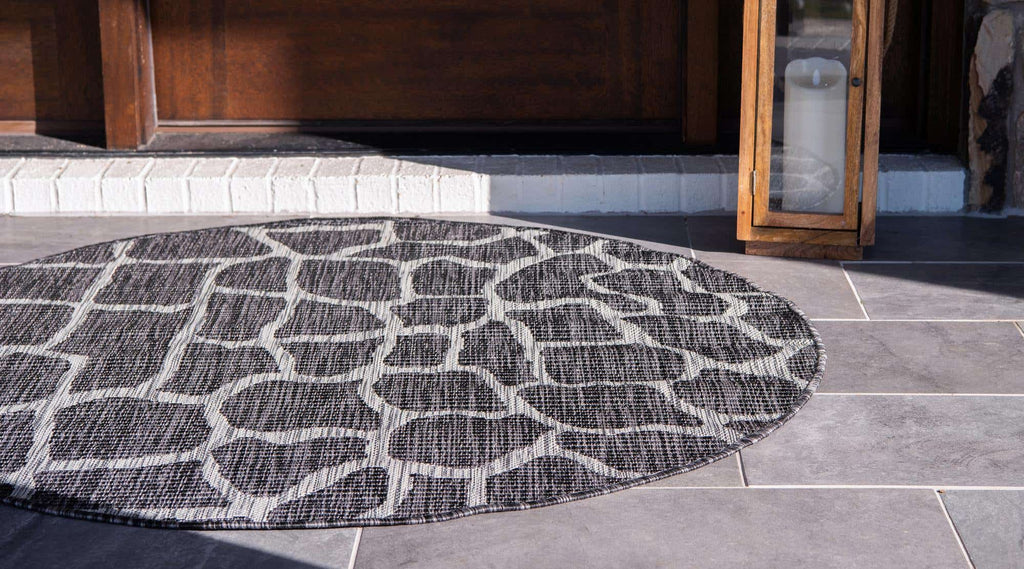 Outdoor Giraffe Rug - The Nifty Decor