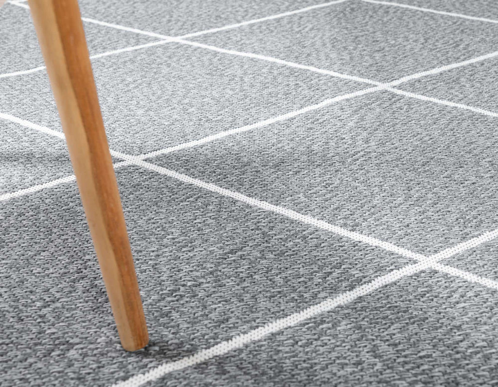 Diamond Decatur Rug - The Nifty Decor