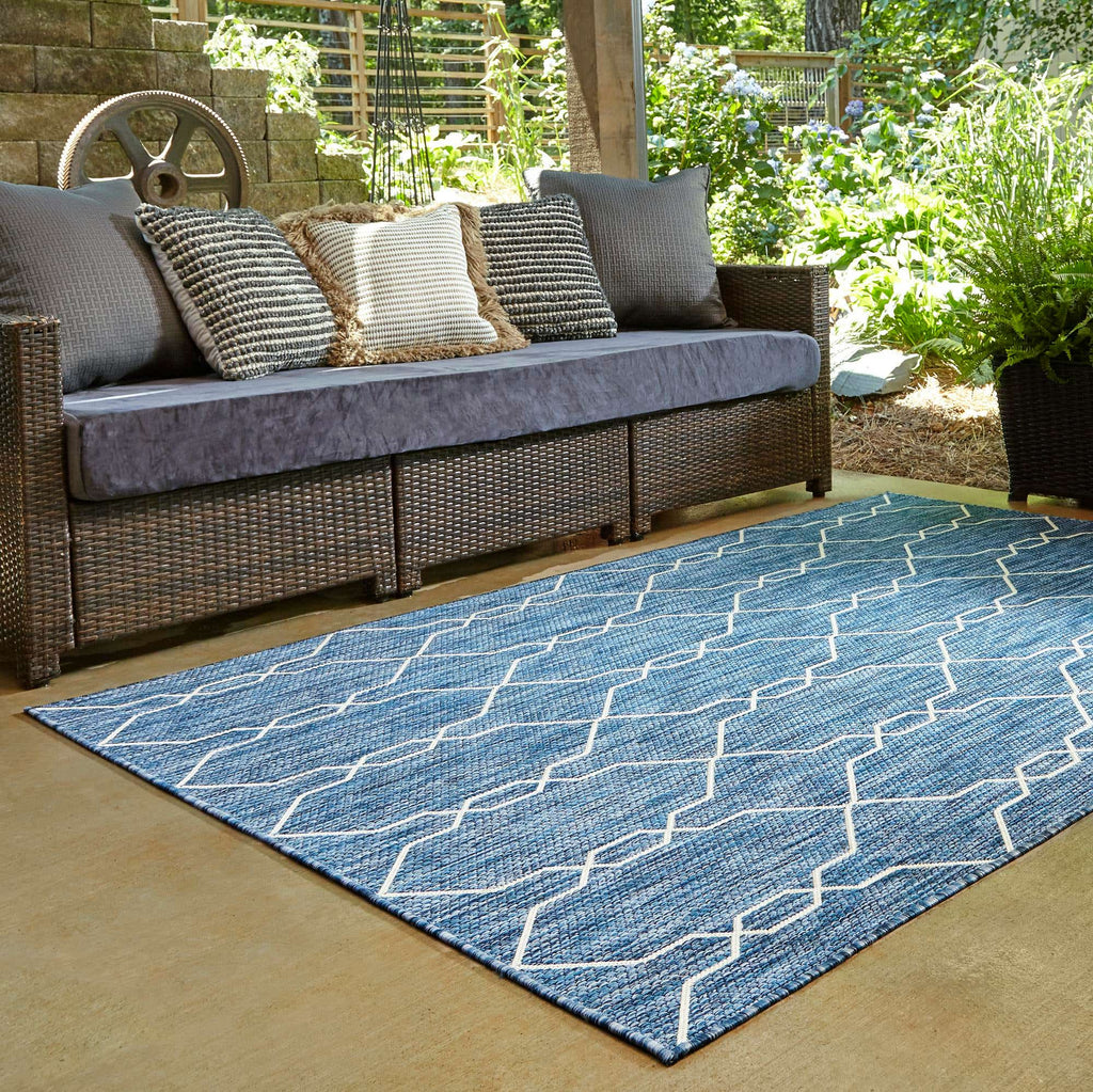 Outdoor Links Trellis Rug - The Nifty Decor