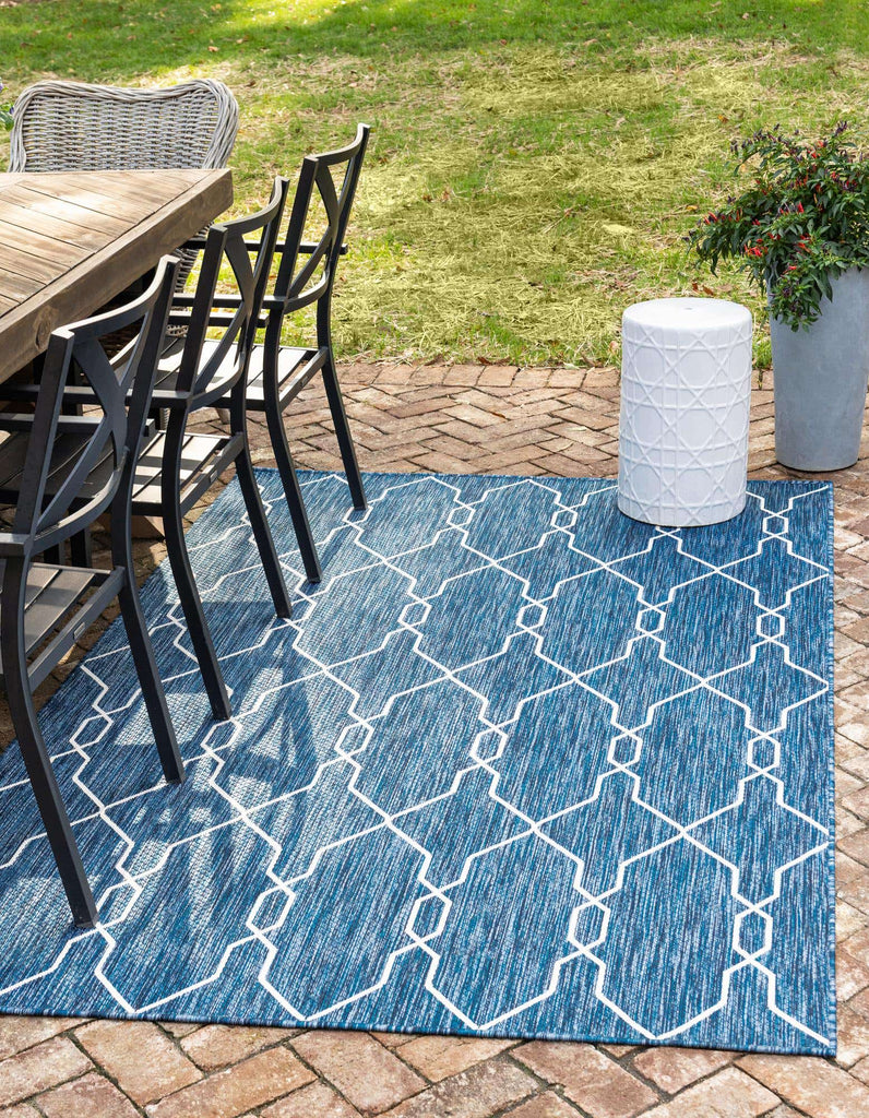 Outdoor Links Trellis Rug - The Nifty Decor