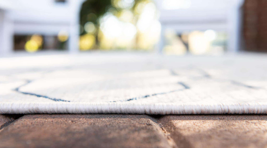 Outdoor Links Trellis Rug - The Nifty Decor