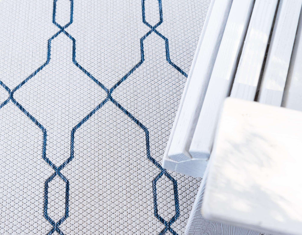 Outdoor Links Trellis Rug - The Nifty Decor