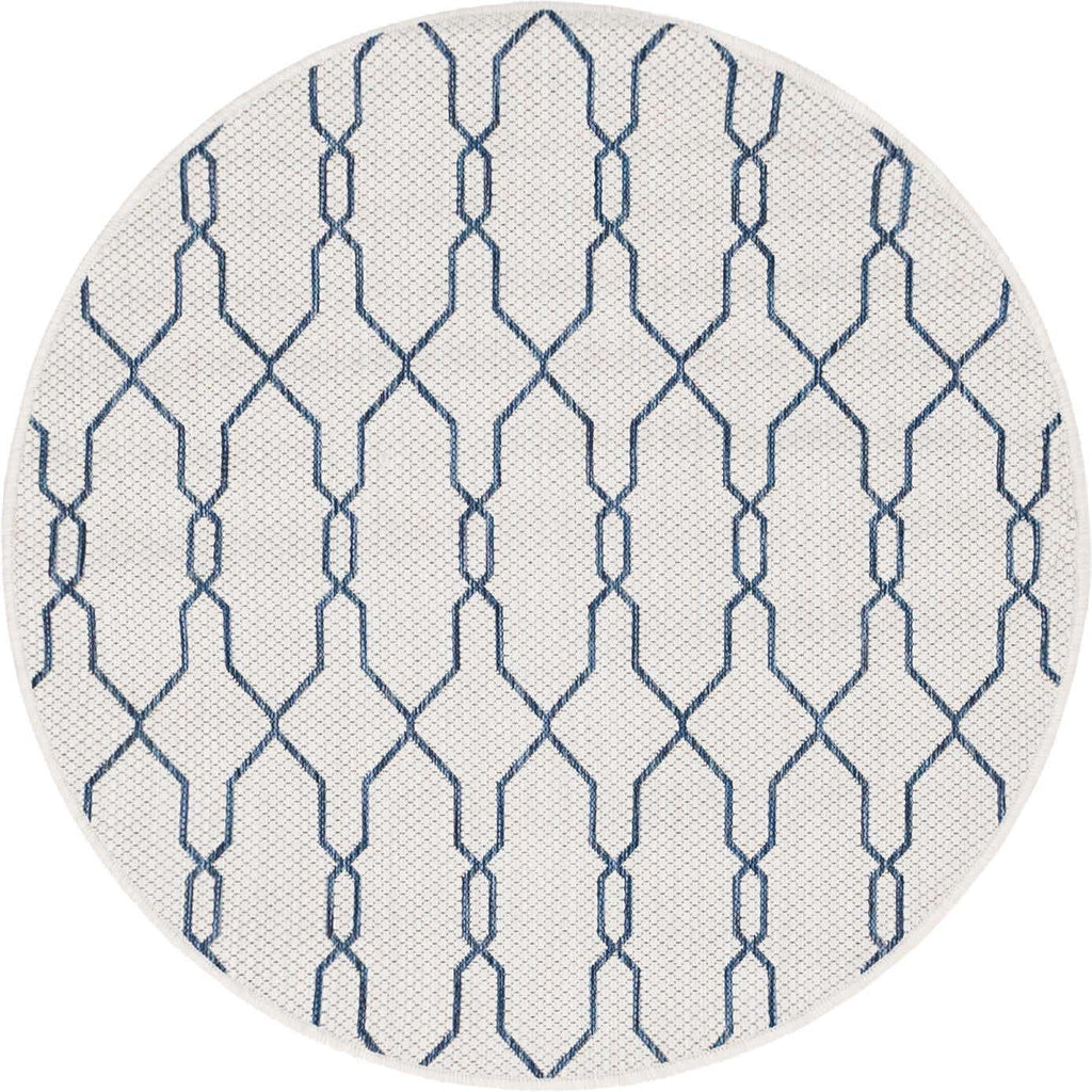 Outdoor Links Trellis Rug - The Nifty Decor